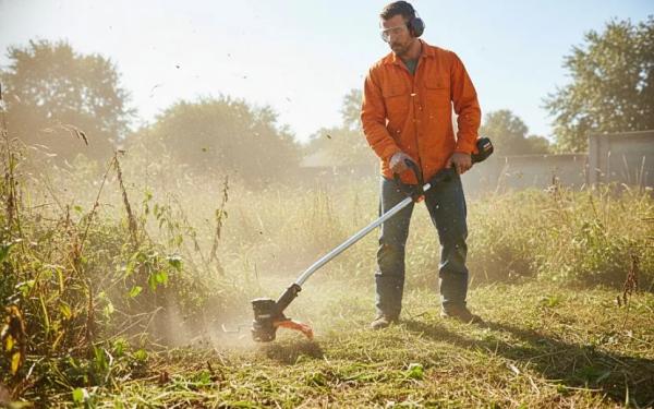 Разница между триммером и мотокосой Разница между триммером и мотокосой