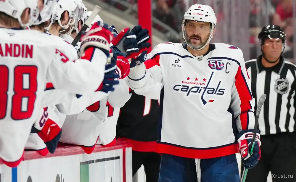 Alexander Ovechkin of the Capitals became the first NHL player to score 900 goals