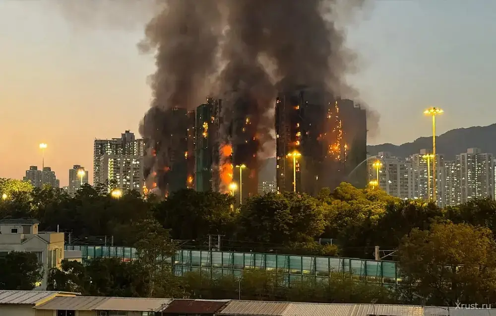 Fire destroyed three residential buildings in Hong Kong