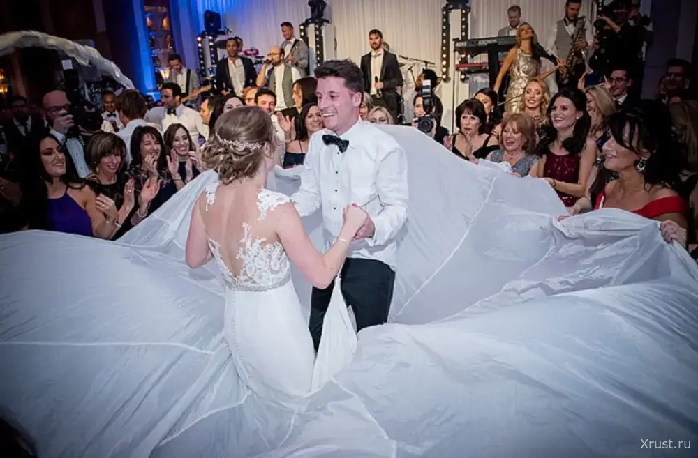 The wedding of Zoe Rosenthal and Yifan Lai united not only nationalities, but also cuisine